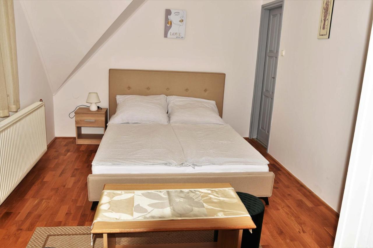 Ludika * Balatonfüred
